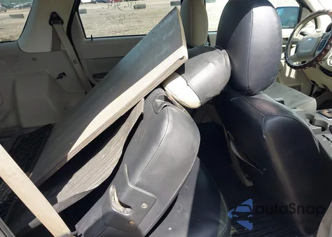 2011 Ford Escape Xlt from USA, damaged, VIN 1FMCU9DG9BKB01019